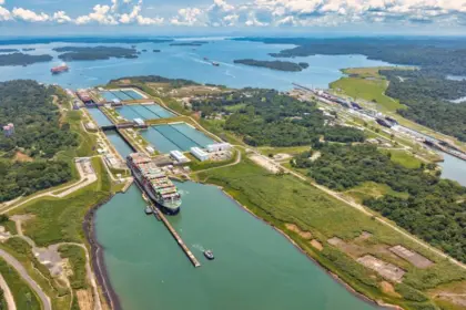 Canal de Panamá reduce tránsito de buques ante sequía por El Niño