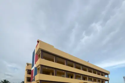 Padres en Los Alcarrizos temen clases virtuales por retraso en liceo 15 Padres en Los Alcarrizos temen clases virtuales por retraso en liceo