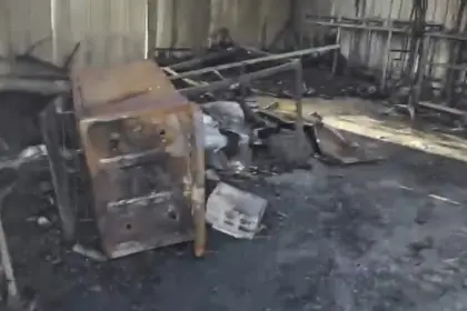 Incendio en Mella 1 destruye vivienda y negocio en Santiago Oeste