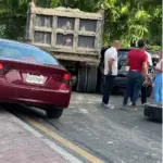 Accidente múltiple en avenida Jacobo Majluta genera fuerte taponamiento