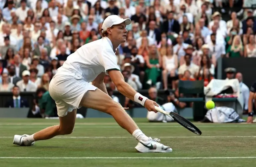 Jannik Sinner se retira del US Open por lesión en la rodilla