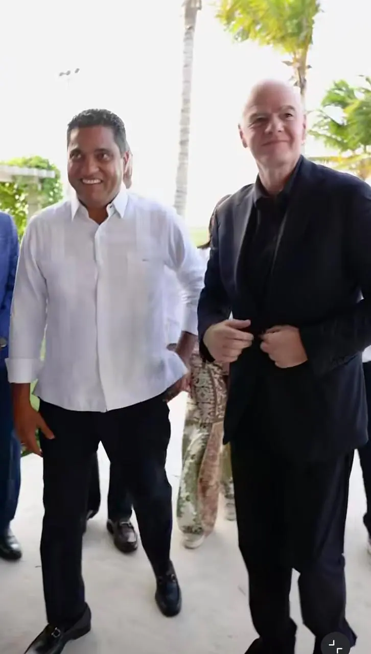 Gianni Infantino a Abinader: Tienes un dominicano como presidente FIFA