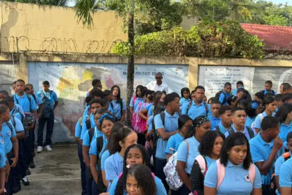 Liceo María Dolores Velásquez inicia año escolar 2026-2027 con éxito
