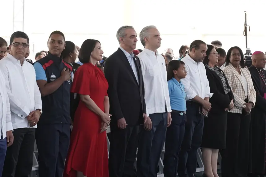 Abinader resalta rol familiar en el inicio del año escolar 2026-2027