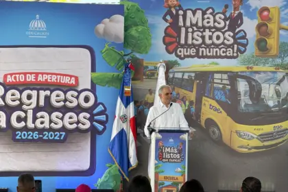 De Camps insta a vigilar la educación dominicana durante todo el año escolar