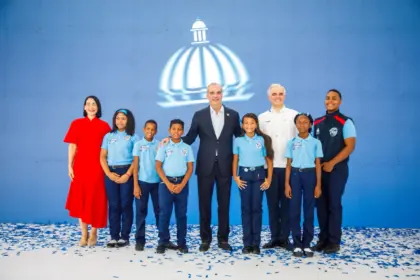 Abinader inicia año escolar 2026-2027 enfocándose en calidad educativa