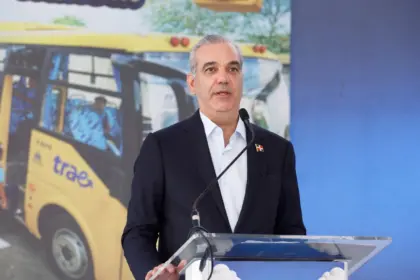 Abinader inicia año escolar 2026-2027: Se acabó el recreo y a las aulas
