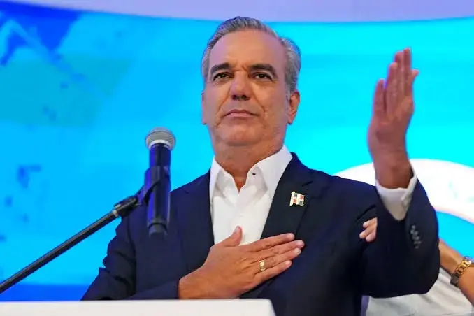 Abinader alcanza 57% de aprobación tras cambios en el Gabinete dominicano