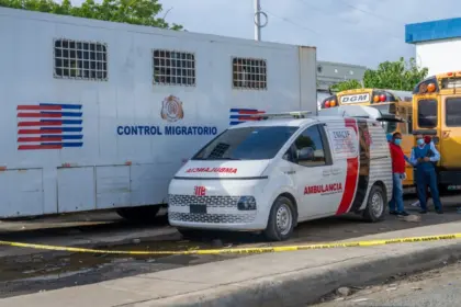 Hallan cadáver en camión de Migración: detalles del suceso en Santo Domingo