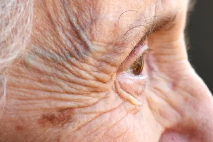 Detienen en Nigeria a bisabuela de 101 años por vender cannabis