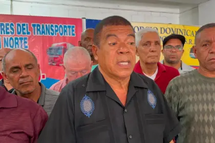 Transportistas de Santiago frenan alza del pasaje y esperan diálogo con INTRANT