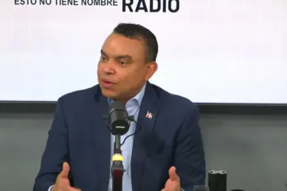 Julio Landrón defiende gestión financiera y recaudación en hospitales públicos