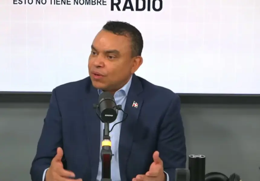 Julio Landrón defiende gestión financiera y recaudación en hospitales públicos