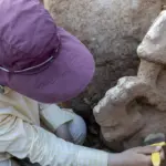 Hallan en Turquía escultura única de 11.000 años de antigüedad