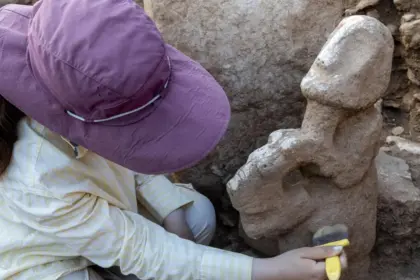 Hallan en Turquía escultura única de 11.000 años de antigüedad
