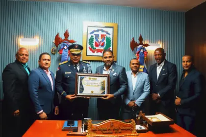 Cámara de Comercio reconoce labor del general Peña Vásquez en SDN