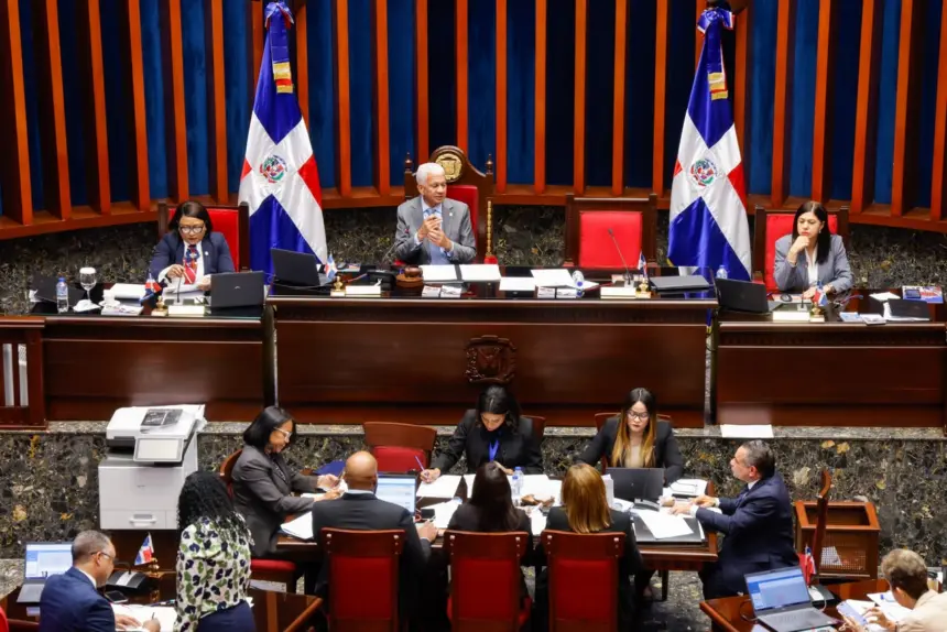 Senado aprueba ley para regular el turismo náutico tras accidentes