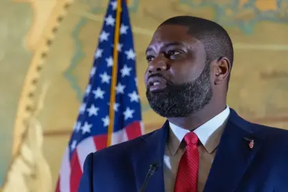 Byron Donalds reafirma apoyo a Trump y promete una Cuba libre desde Florida