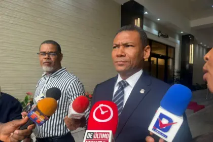 Báez aboga por tolerancia tras tenso debate con Alfredo Pacheco