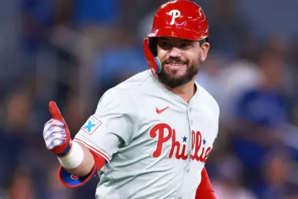 Kyle Schwarber llega a 40 jonrones y lidera las Grandes Ligas con los Filis