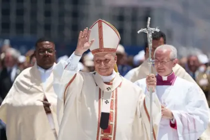 Alerta en Perú por falsas estafas para reunirse con el papa León XIV