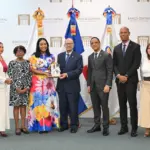 BCRD impulsa cultura con donación de libros al Ministerio de la Mujer