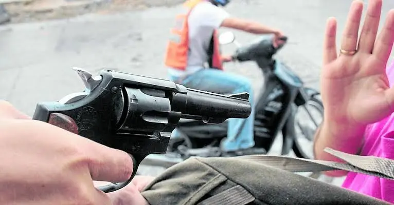 Violento asalto a trabajadora en Santiago genera pánico en Ingenio Arriba
