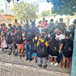 Fundación Rincón entrega útiles escolares en Las Galeras, Samaná