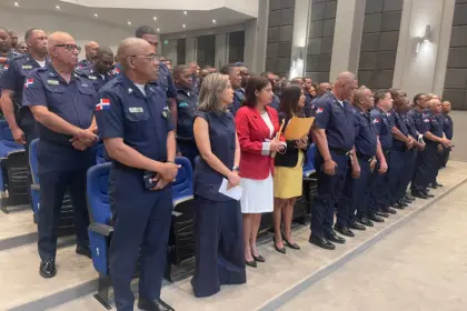 Policía Nacional capacita a más de 700 agentes con Autoridad con Integridad 17 Policía Nacional capacita a más de 700 agentes con Autoridad con Integridad