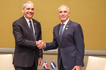 Abinader y Nasry Asfura agotan agenda oficial en República Dominicana