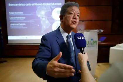 Leonel Fernández alerta sobre crisis de analfabetismo en Latinoamérica