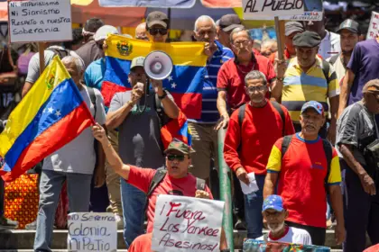 Chavistas protestan contra EE. UU. y exigen liberación de Nicolás Maduro 13 Chavistas protestan contra EE. UU. y exigen liberación de Nicolás Maduro