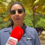 Alcaldesa Ana Reyes impulsa limpieza de sargazo en playas de Las Galeras