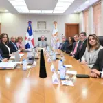 Valdez Albizu elogia solidez financiera de LIDAAPI y sector mutualista