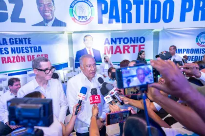 Andrés Bautista insta a despolitizar la educación en República Dominicana