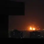 EE.UU. ataca isla de Larak y destruye lanzacohetes iraníes en Ormuz