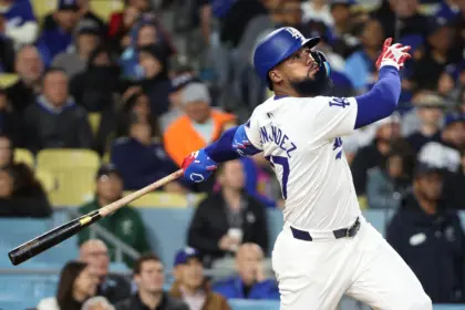 Teóscar brilla y Yankees aplastan a Boston con poder latino en MLB