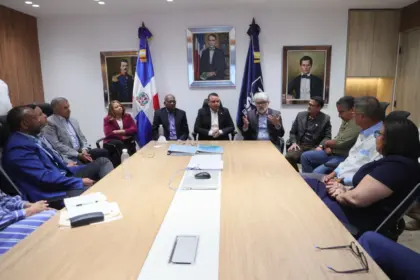 SNS y sociedades médicas se unen para reducir mortalidad materna en RD