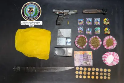 DINTEL incauta drogas y armas en operativos policiales en La Vega