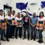Grupo Empresarial Miguel Moreta premia a 11 atletas de Bonao con laptops