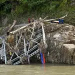Tragedia en Nepal y China: superan los 1.000 muertos por devastadora riada