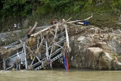 Tragedia en Nepal y China: superan los 1.000 muertos por devastadora riada