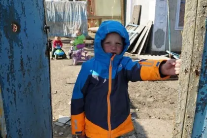 Más de 3 millones de niños en Ucrania inician clases bajo ataques rusos