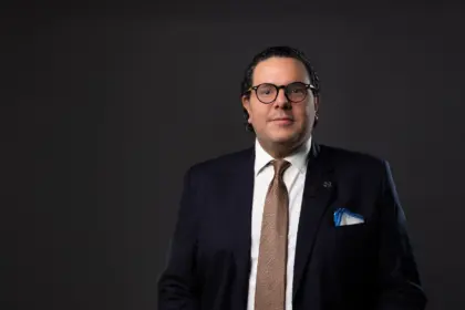Víctor Cedeño asume la Superintendencia de Bancos ante retos financieros