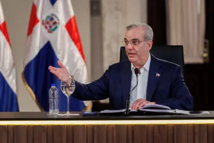 Oposición cuestiona meta de Abinader sobre obras pendientes al 2028