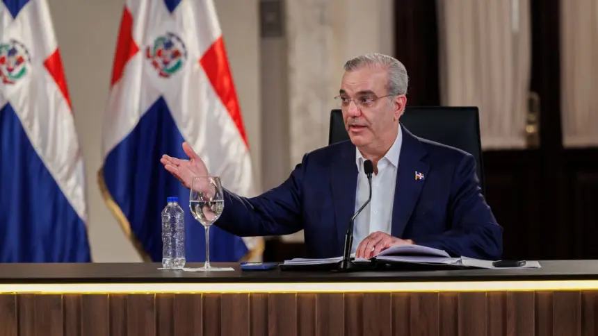 Oposición cuestiona meta de Abinader sobre obras pendientes al 2028