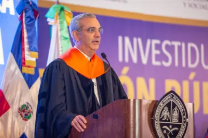 UASD gradúa 184 expertos en gestión pública junto al Estado dominicano