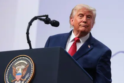 Trump desafía a Irán e insta a su pueblo a rebelarse contra el régimen