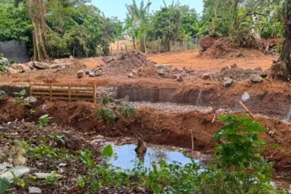 Medio Ambiente paraliza obra ilegal en arroyo de La Bonita en Samaná