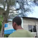 Adolescente defiende al pastor Capellán tras denuncias en su fundación